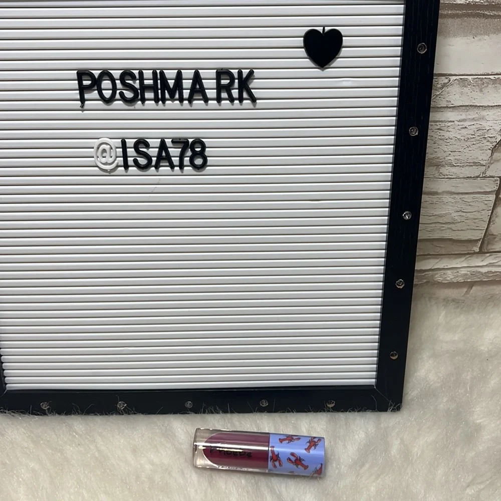 Makeup Revolution Friends PHOEBE Pout Bomb Lip Gloss.  Vegan